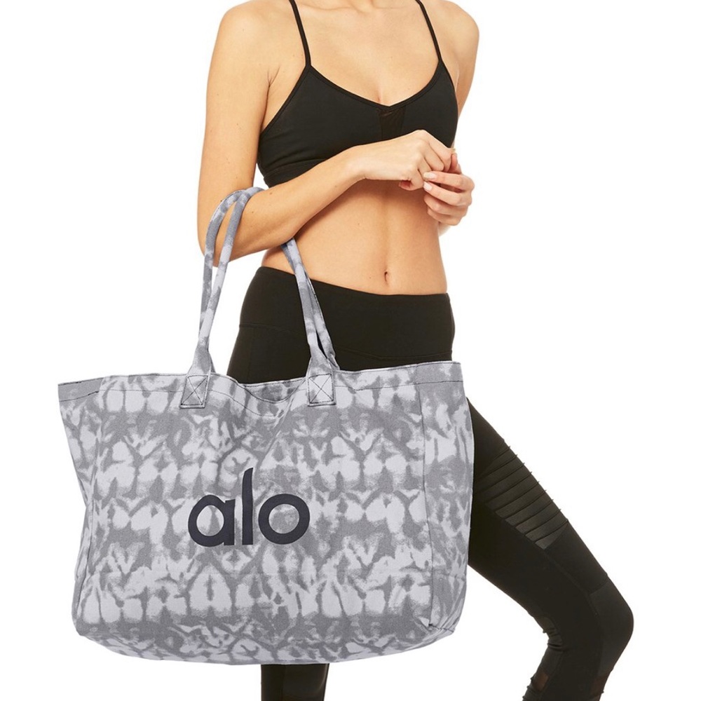 NWT ALO Yoga Iconic Shopper Tote Large Gray Tie Dye - Picture 2 of 6
